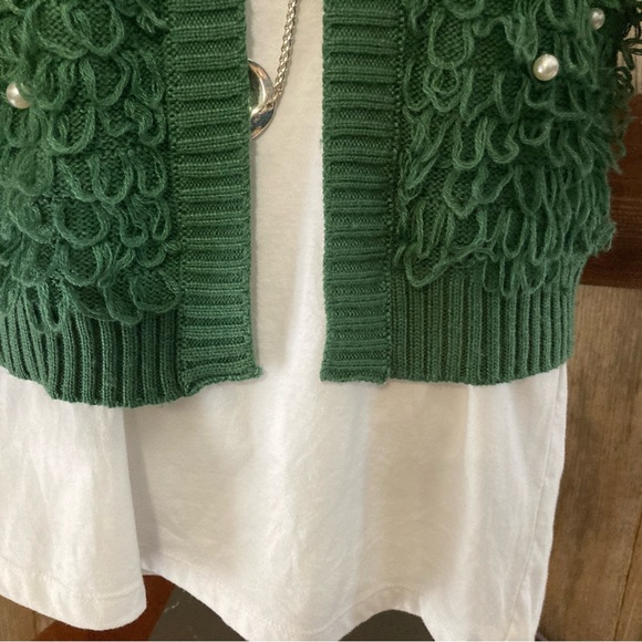 Green Sweater - Picture 9 of 9